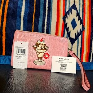 NWT LIMITED EDITION COACH WRISTLET